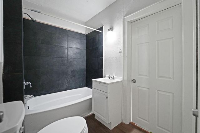 214 E 1st Street, Deer Park, TX 77536