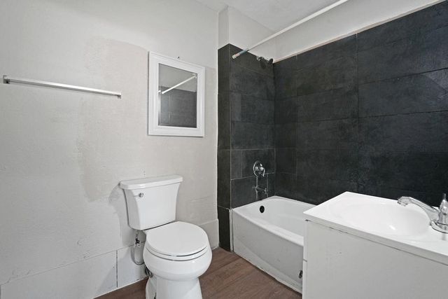 214 E 1st Street, Deer Park, TX 77536