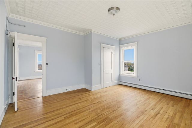 42 Main Road, Tiverton, RI 02878