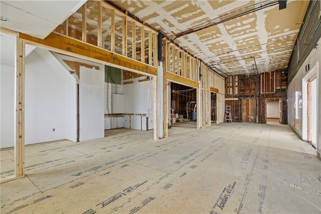 42 Main Road, Tiverton, RI 02878