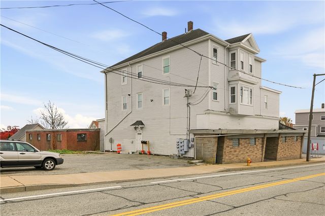 42 Main Road, Tiverton, RI 02878