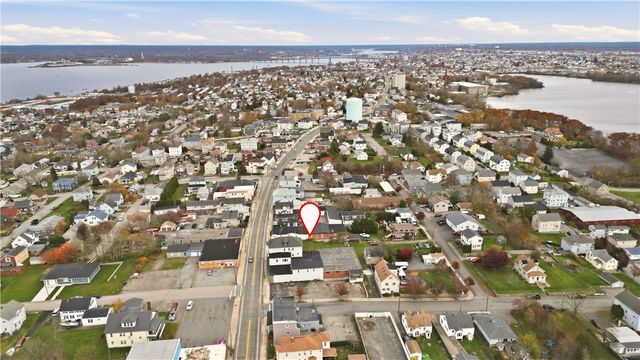 42 Main Road, Tiverton, RI 02878