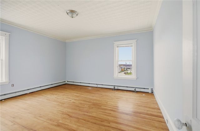 42 Main Road, Tiverton, RI 02878