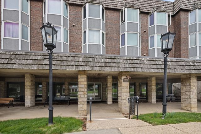 400 Ascot Drive 2L, Park Ridge, IL 60068