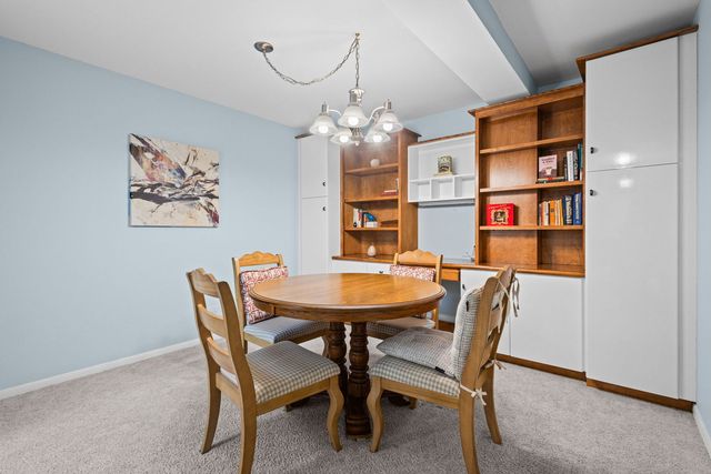 400 Ascot Drive 2L, Park Ridge, IL 60068