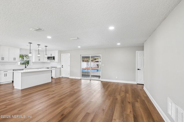 7474 DEEPWOOD Drive N, Jacksonville, FL 32244