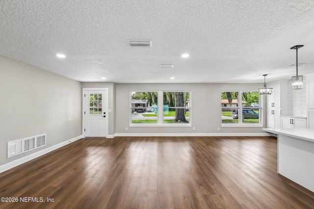 7474 DEEPWOOD Drive N, Jacksonville, FL 32244