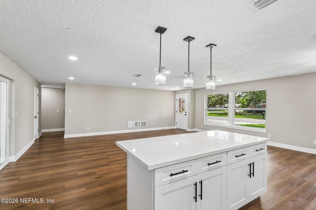 7474 DEEPWOOD Drive N, Jacksonville, FL 32244