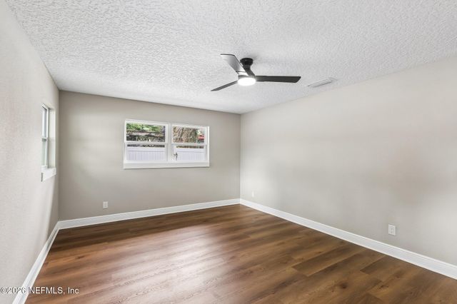 7474 DEEPWOOD Drive N, Jacksonville, FL 32244