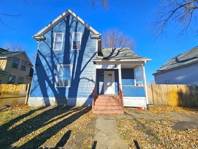 2614 McKinley Avenue, Davenport, IA 52802