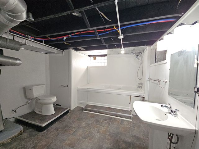 2614 McKinley Avenue, Davenport, IA 52802