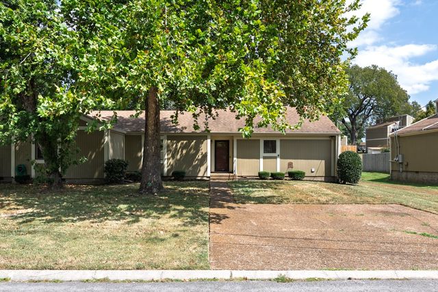 852 Todd Preis Dr, Nashville, TN 37221