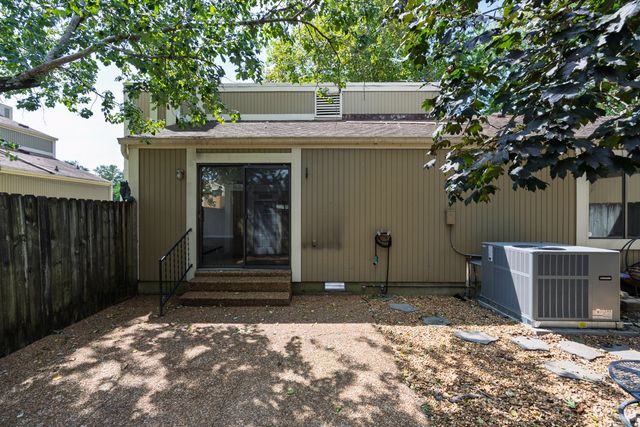 852 Todd Preis Dr, Nashville, TN 37221