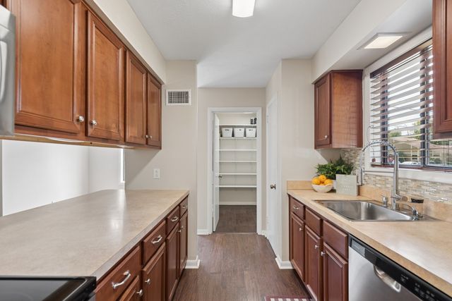 852 Todd Preis Dr, Nashville, TN 37221