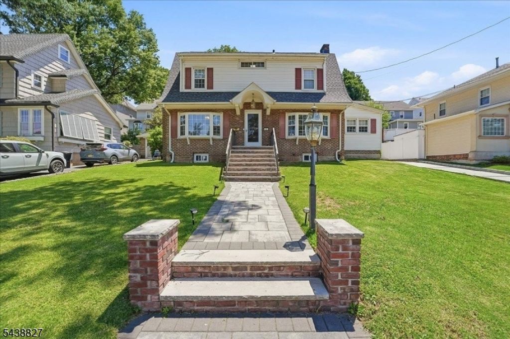 34 Livingston Ave, Kearny Town, NJ 07032
