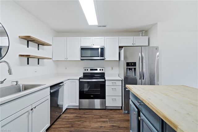 1765 Kitimal DR, Virginia Beach, VA 23454