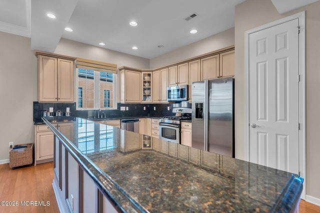 35 Muirfield Road, Jackson, NJ 08527