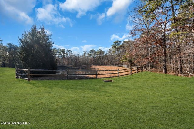 35 Muirfield Road, Jackson, NJ 08527