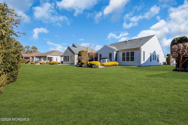 35 Muirfield Road, Jackson, NJ 08527