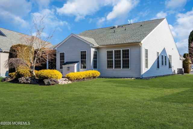 35 Muirfield Road, Jackson, NJ 08527