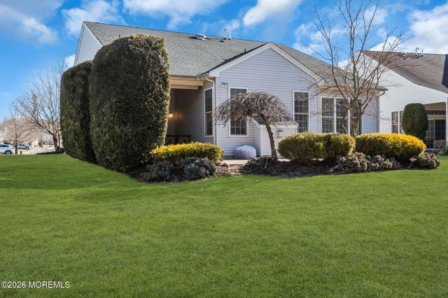 35 Muirfield Road, Jackson, NJ 08527