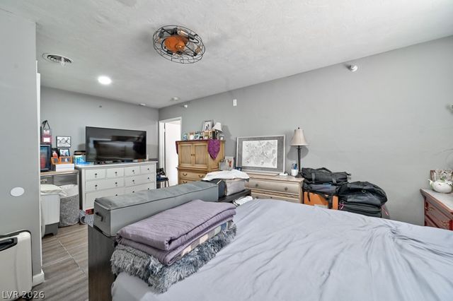706 Lacy Lane, Las Vegas, NV 89107