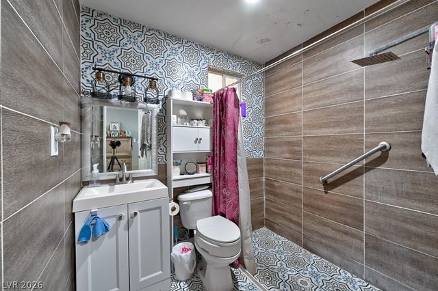 706 Lacy Lane, Las Vegas, NV 89107