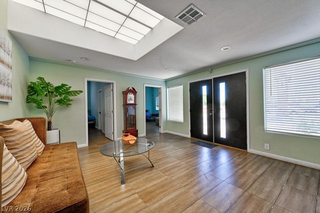 706 Lacy Lane, Las Vegas, NV 89107