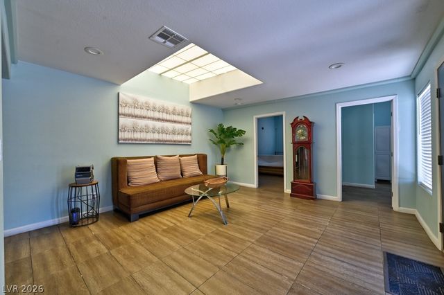 706 Lacy Lane, Las Vegas, NV 89107