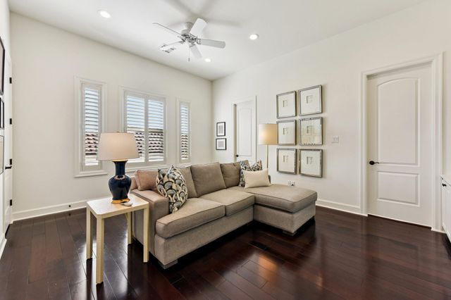 208 Neville Wood CT, Austin, TX 78738