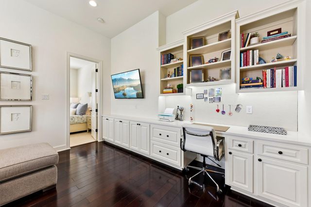 208 Neville Wood CT, Austin, TX 78738