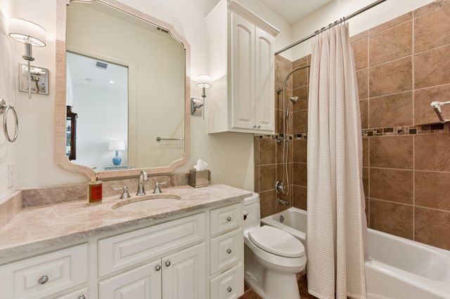 208 Neville Wood CT, Austin, TX 78738