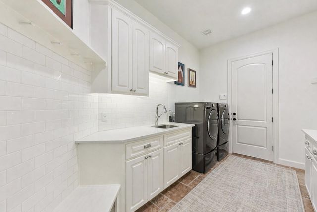 208 Neville Wood CT, Austin, TX 78738