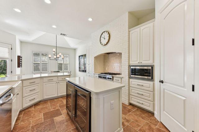 208 Neville Wood CT, Austin, TX 78738