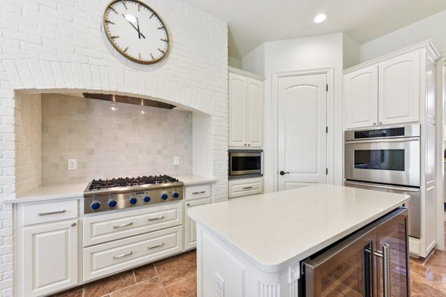 208 Neville Wood CT, Austin, TX 78738