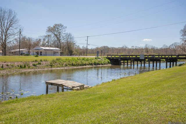 10333 John Savoy Rd, St Amant, LA 70774