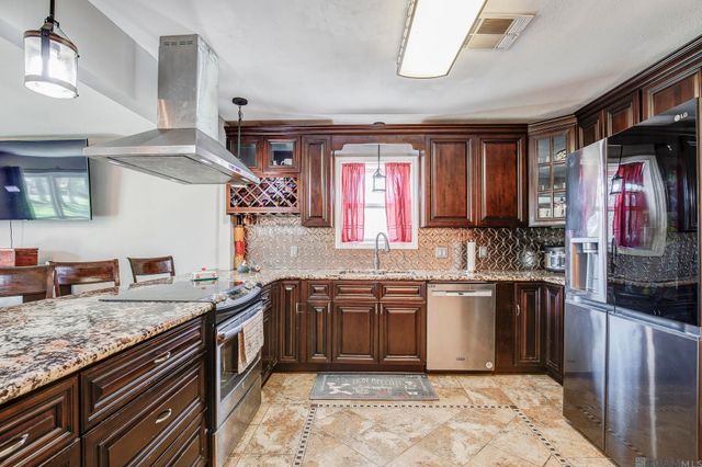 10333 John Savoy Rd, St Amant, LA 70774