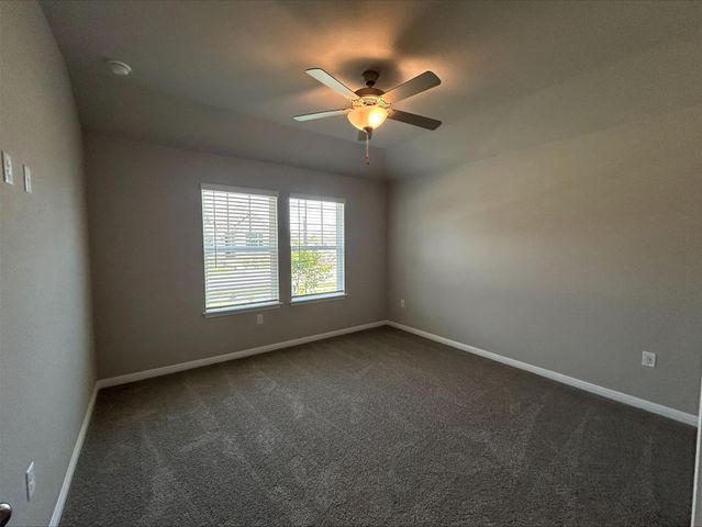140 Zinnia LN, Hutto, TX 78634