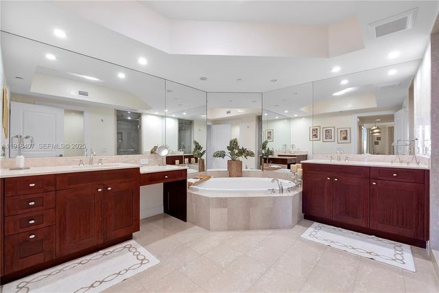 6000 Island Blvd 2406, Aventura, FL 33160