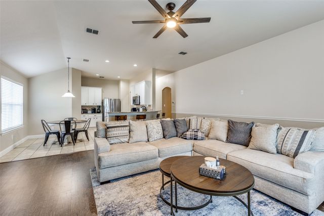 13729 Village Vista Drive, Fort Worth, TX 76052