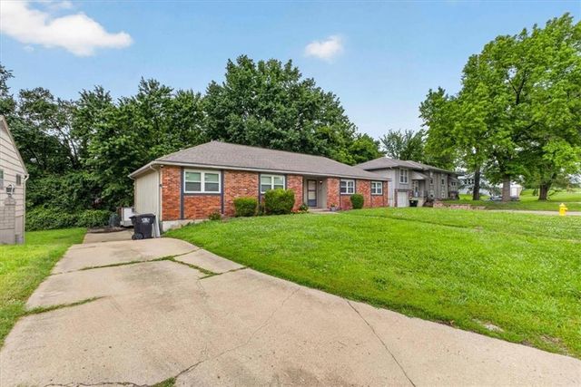 8310 Sterling Avenue, Raytown, MO 64138