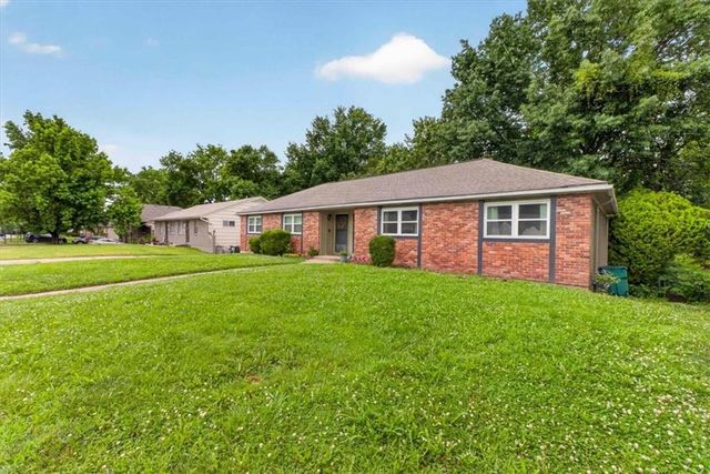 8310 Sterling Avenue, Raytown, MO 64138