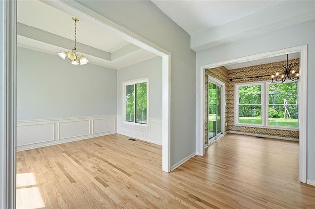 2408 S Ponca Avenue, Independence, MO 64057