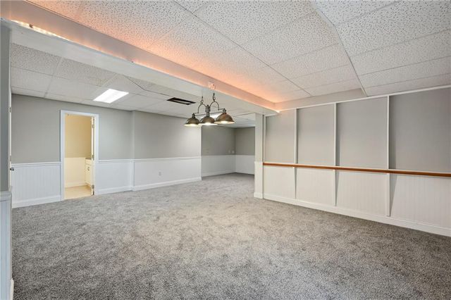 2408 S Ponca Avenue, Independence, MO 64057