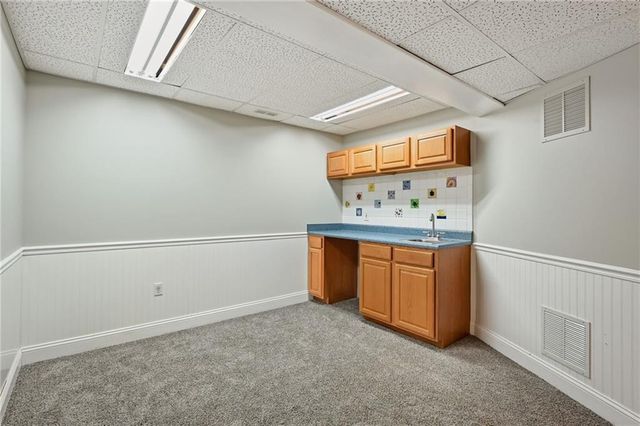 2408 S Ponca Avenue, Independence, MO 64057