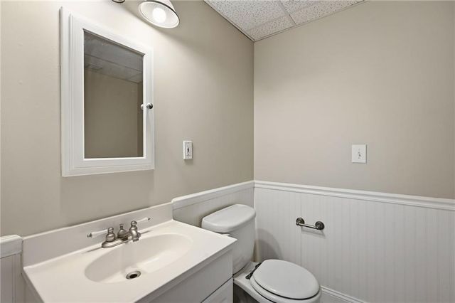 2408 S Ponca Avenue, Independence, MO 64057