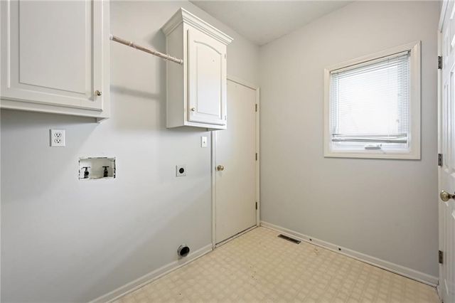 2408 S Ponca Avenue, Independence, MO 64057