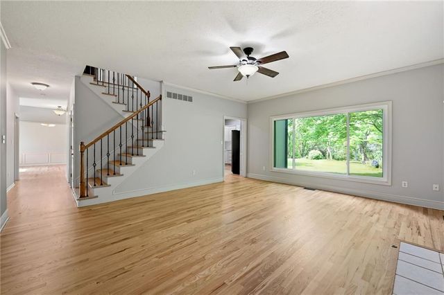 2408 S Ponca Avenue, Independence, MO 64057