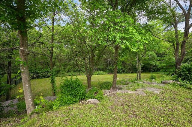 2408 S Ponca Avenue, Independence, MO 64057