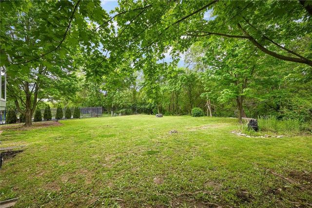 2408 S Ponca Avenue, Independence, MO 64057
